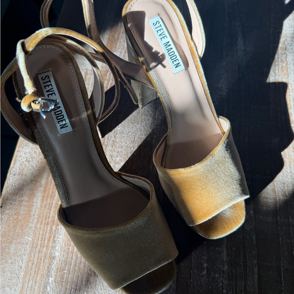 Steve Madden Luxurious Gold Velvet Heels